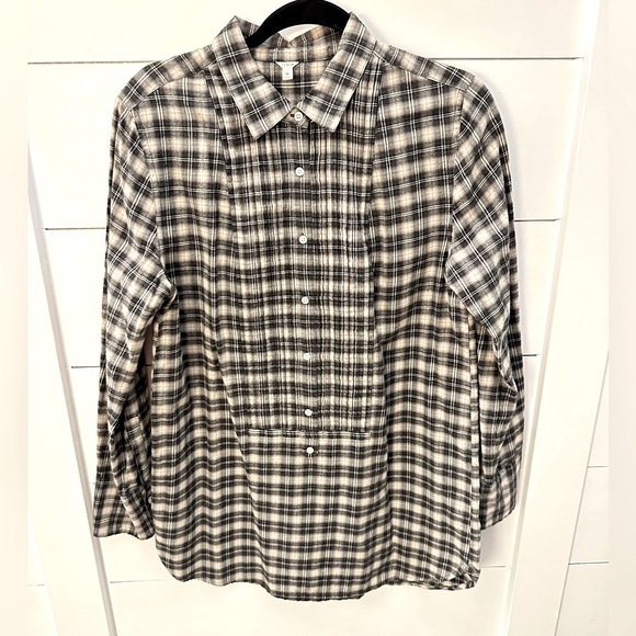 J. Crew Tops - J CREW Flannel Woman long sleeve outdoor casual activewear stylish fleece M